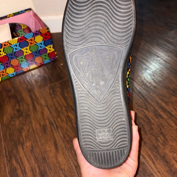 Gucci shoes
Authenticated by Entrupy
Willing to negotiate - Picture 4 of 5